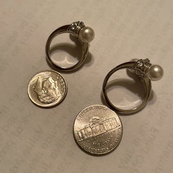 Gorgeous New Faux Double White Pearl Jeweled Pave Statement Ring Silvertone - Picture 2 of 2